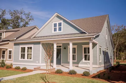 5 Middle Island St, Beaufort, SC 29907