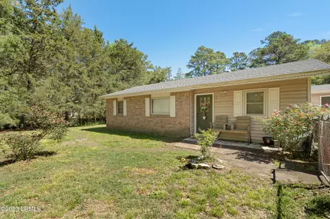 6 Stanley Farm Rd, Beaufort, SC 29906