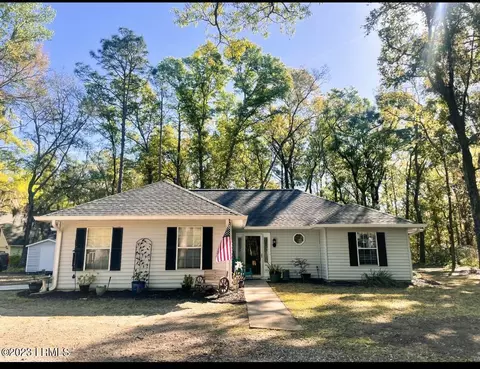160 Middle Rd, Beaufort, SC 29907