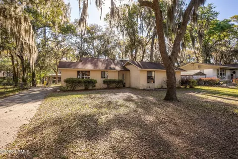 2517 Azalea Dr, Beaufort, SC 29902