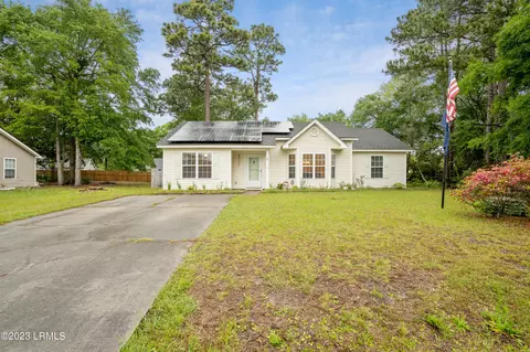 5 Grandiflora Ln, Beaufort, SC 29907