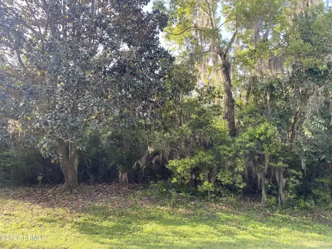 17 Secession Dr, Beaufort, SC 29907