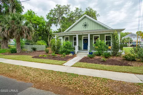 709 14th St, Port Royal, SC 29935