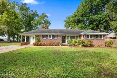 2006 Broad River Dr, Beaufort, SC 29906