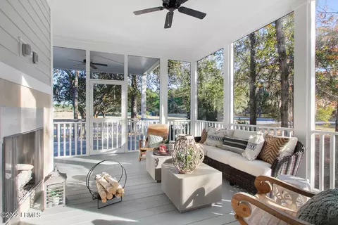 4 Buttonwood Ln, Bluffton, SC 29909 photo 2