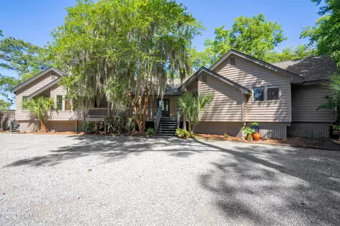 103 Tuscarora Ave, Beaufort, SC 29907