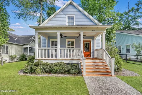 318 Cockle Ln, Port Royal, SC 29935