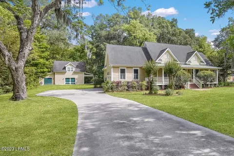 15 Stuart St, Seabrook, SC 29940