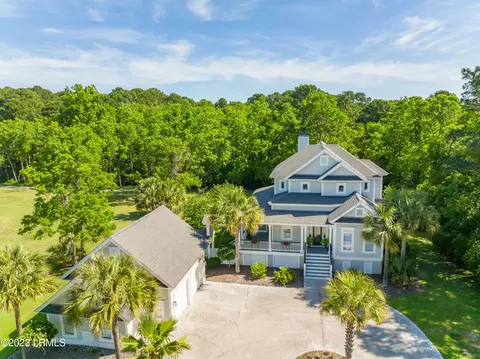107 Dolphin Point Dr, Beaufort, SC 29907