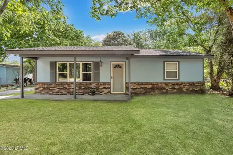 11 Castle Rock Rd, Beaufort, SC 29906