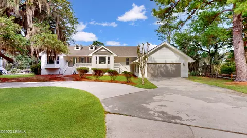 97 Tuscarora Ave, Beaufort, SC 29907