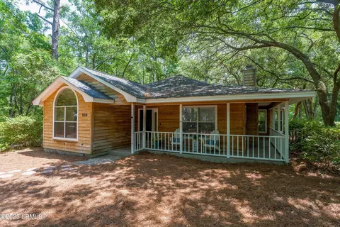 100 Wade Hampton Dr, Beaufort, SC 29907
