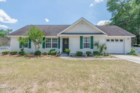 3 Fig Dr, Beaufort, SC 29907