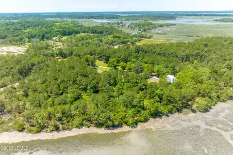 39 Rose Island Rd, Saint Helena Island, SC 29920