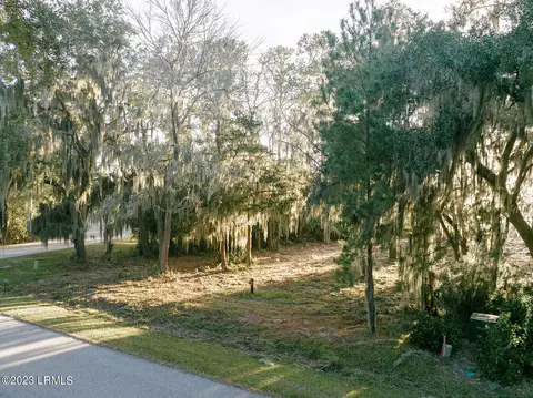 1 Bull Run Ct, Beaufort, SC 29907