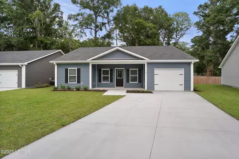 16 Avalon Dr, Beaufort, SC 29907