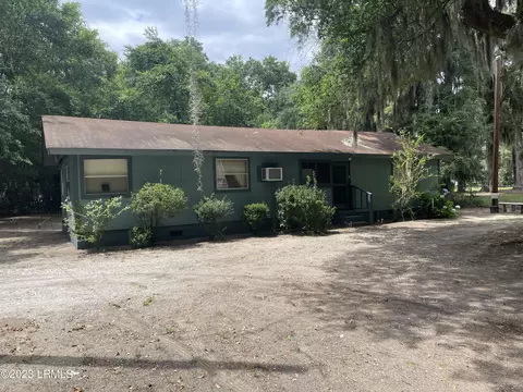 33 F B Rd, Beaufort, SC 29907