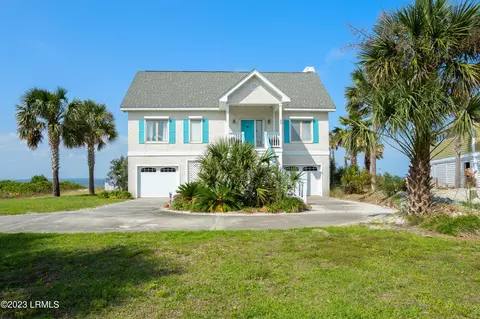 88 Harbor Dr N, Saint Helena Island, SC 29920