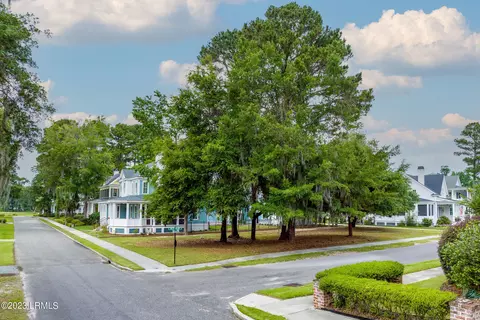 48 River Pl, Beaufort, SC 29906