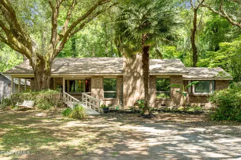 176 Bay Pines Rd, Beaufort, SC 29906