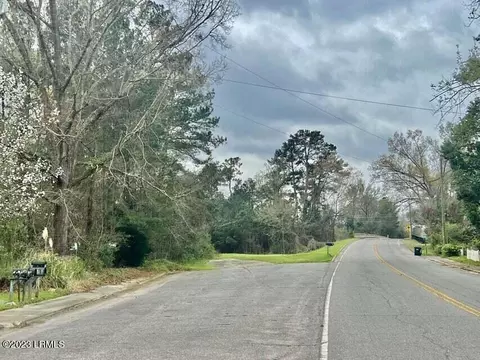 47 Salkehatchie Rd, Yemassee, SC 29945