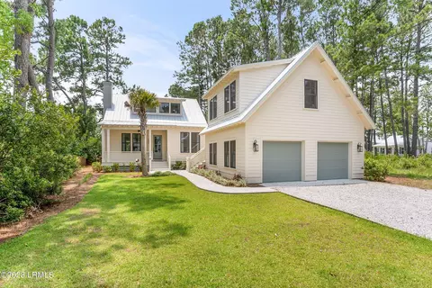 30 Stoney Island Dr, Beaufort, SC 29907
