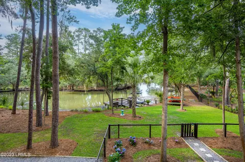 222 Black Skimmer Dr W, Beaufort, SC 29907