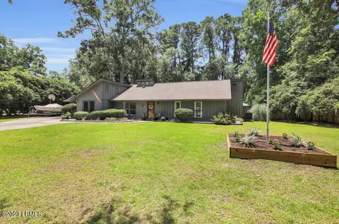 6812 Elderberry Dr, Beaufort, SC 29906