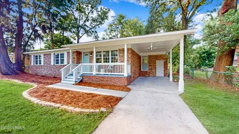 2804 Riverbank Dr, Beaufort, SC 29902