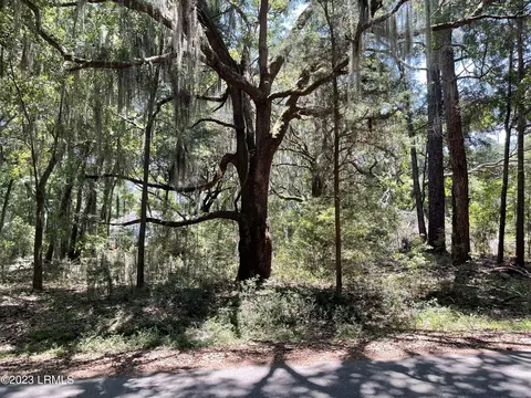 3 Bajala Dr E, Beaufort, SC 29907