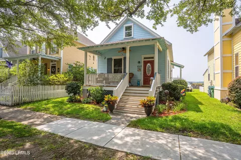 1007 9th St, Port Royal, SC 29935