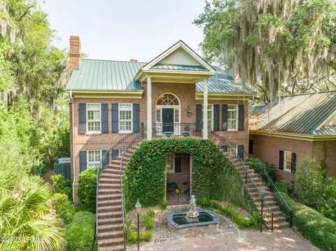 80 Bay Dr, Beaufort, SC 29907