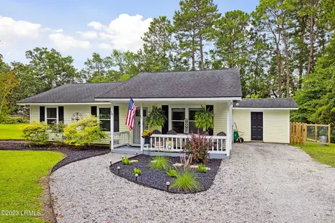 18 Hewlett Rd, Beaufort, SC 29907