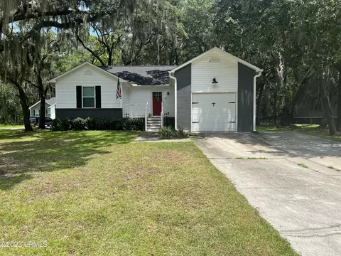 26 Canopy Ln, Saint Helena Island, SC 29920