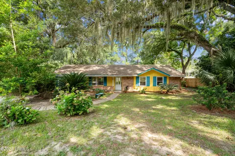 401 Broad River Dr, Beaufort, SC 29906