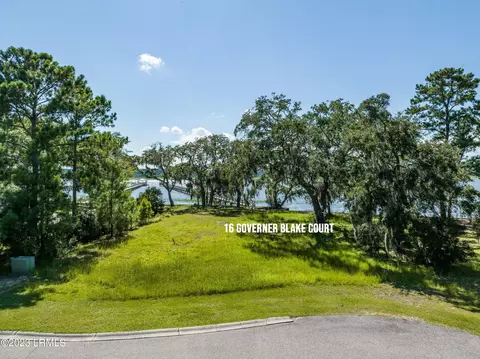 16 Governor Blake Dr, Beaufort, SC 29907