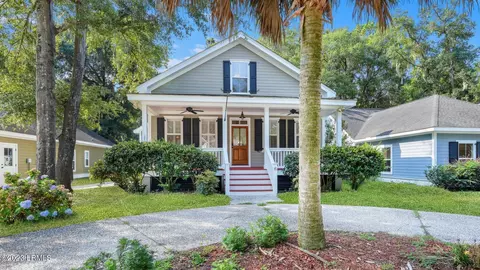 6 Carolina Village Cir, Beaufort, SC 29906