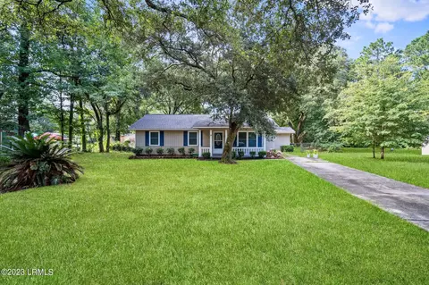 7 Buck Rd, Beaufort, SC 29907
