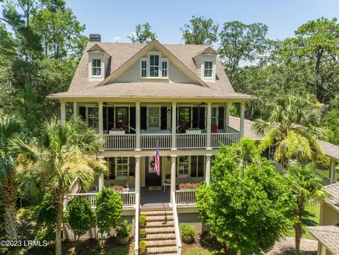66 Bay Dr, Beaufort, SC 29907