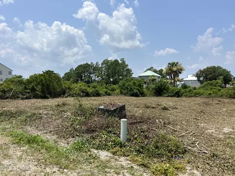 6 Ebb Tide Ct, Saint Helena Island, SC 29920