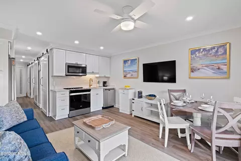 40 Folly Field Rd #C126, Hilton Head Island, SC 29928