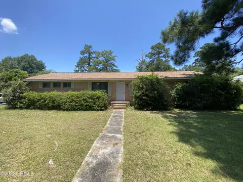 113 3rd St, Varnville, SC 29944