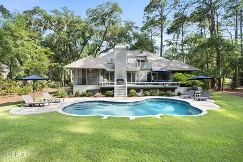 77 Governors Rd, Hilton Head Island, SC 29928