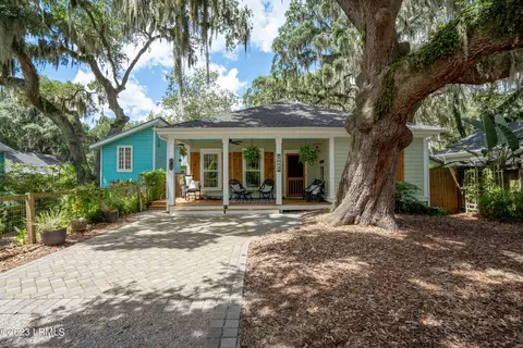 1014 13th St, Port Royal, SC 29935