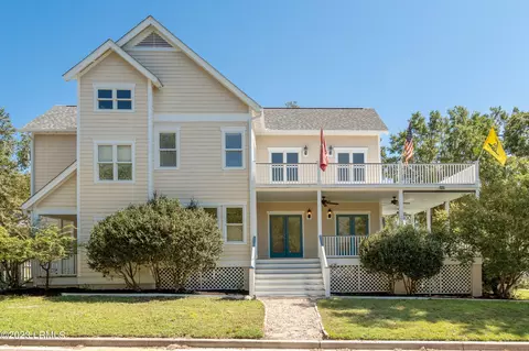 37 Brisbane Dr, Beaufort, SC 29902