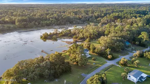 18 View Point Cir, Saint Helena Island, SC 29920