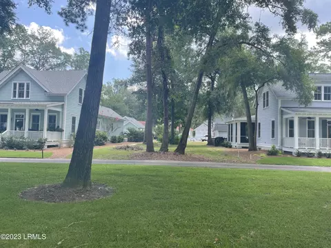 3 Tomlow Trce, Beaufort, SC 29906