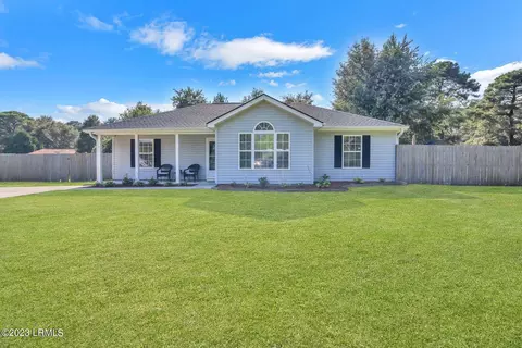 7 Irongate Dr, Beaufort, SC 29906