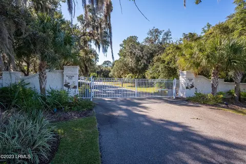 21 Front St, Saint Helena Island, SC 29920