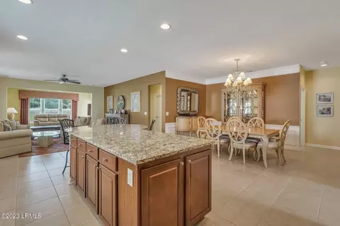 121 Knollwood Ct, Bluffton, SC 29909
